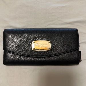 Michael Kors Jet Set Slim flap black pebbled leather wallet